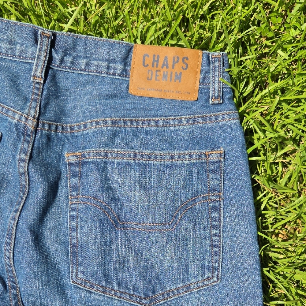 Chaps Relaxed Fit Blue Jeans for Men 32/30 - Picture 7 of 8
